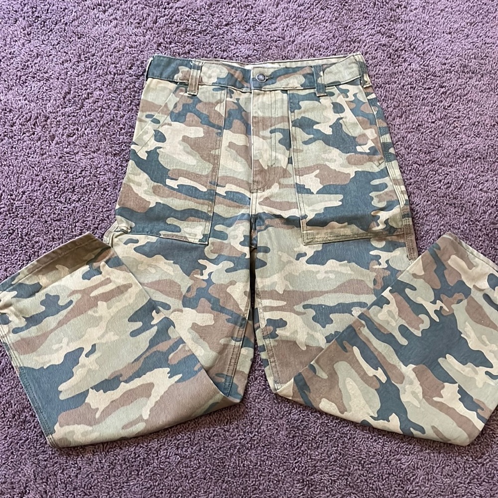 We The Free Camo Cargo Pants Size:27